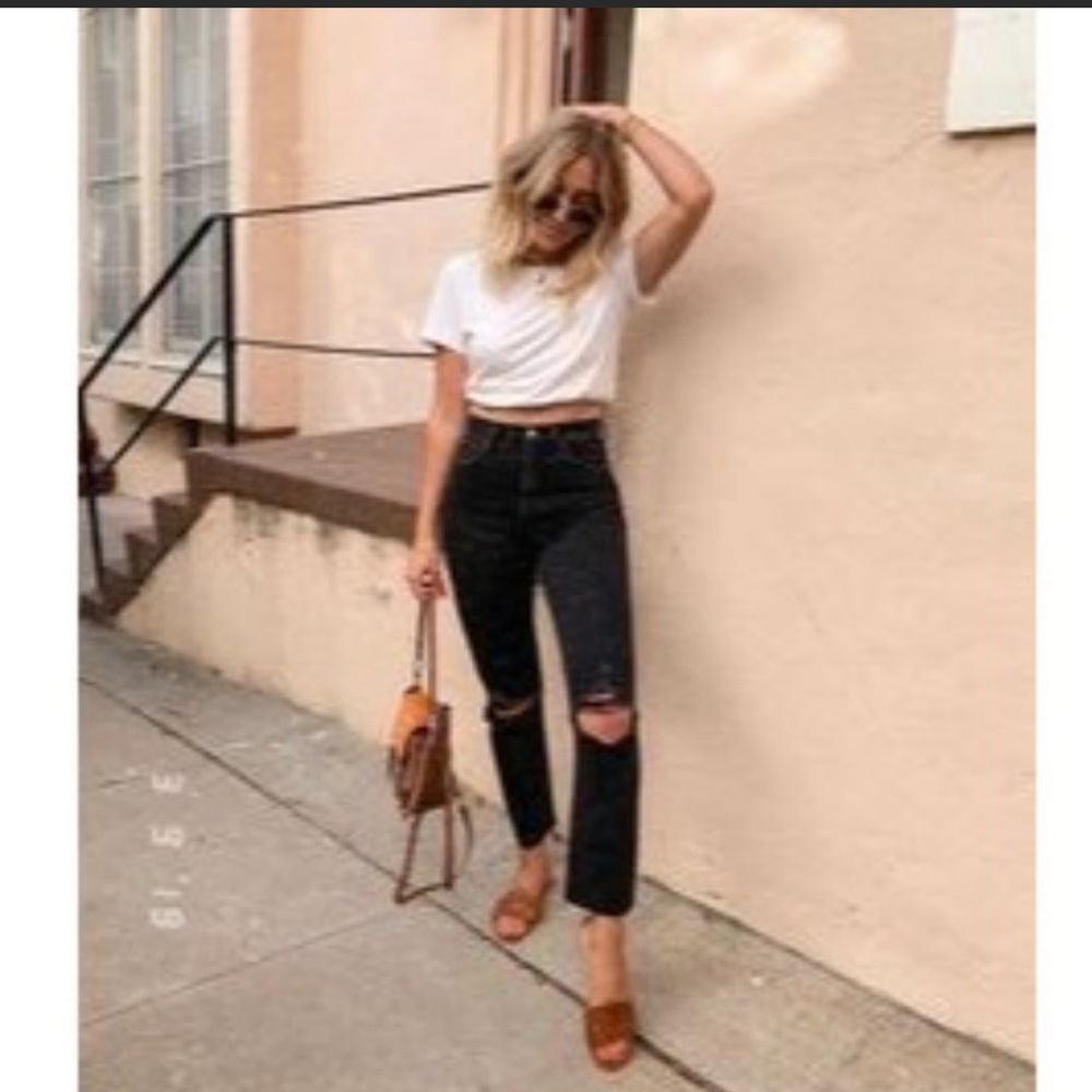Abercrombie & Fitch Ultra High Rise Mom Jeans In Black